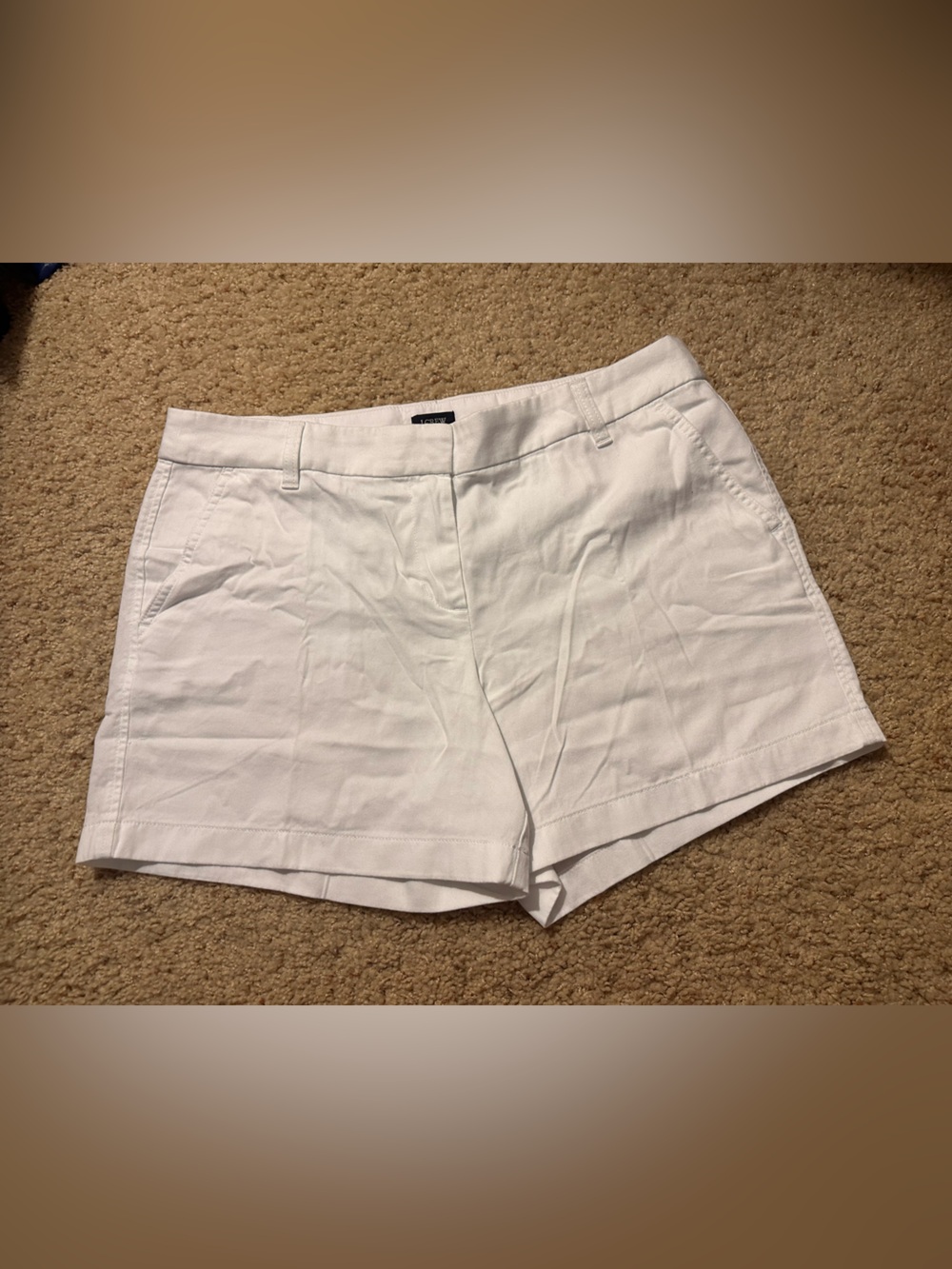 Classic White Women's Casual Shorts 5”